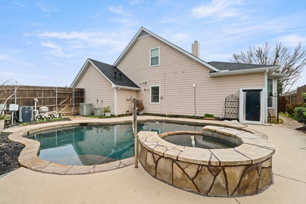 2412 Aramic Court Arlington TX 76001