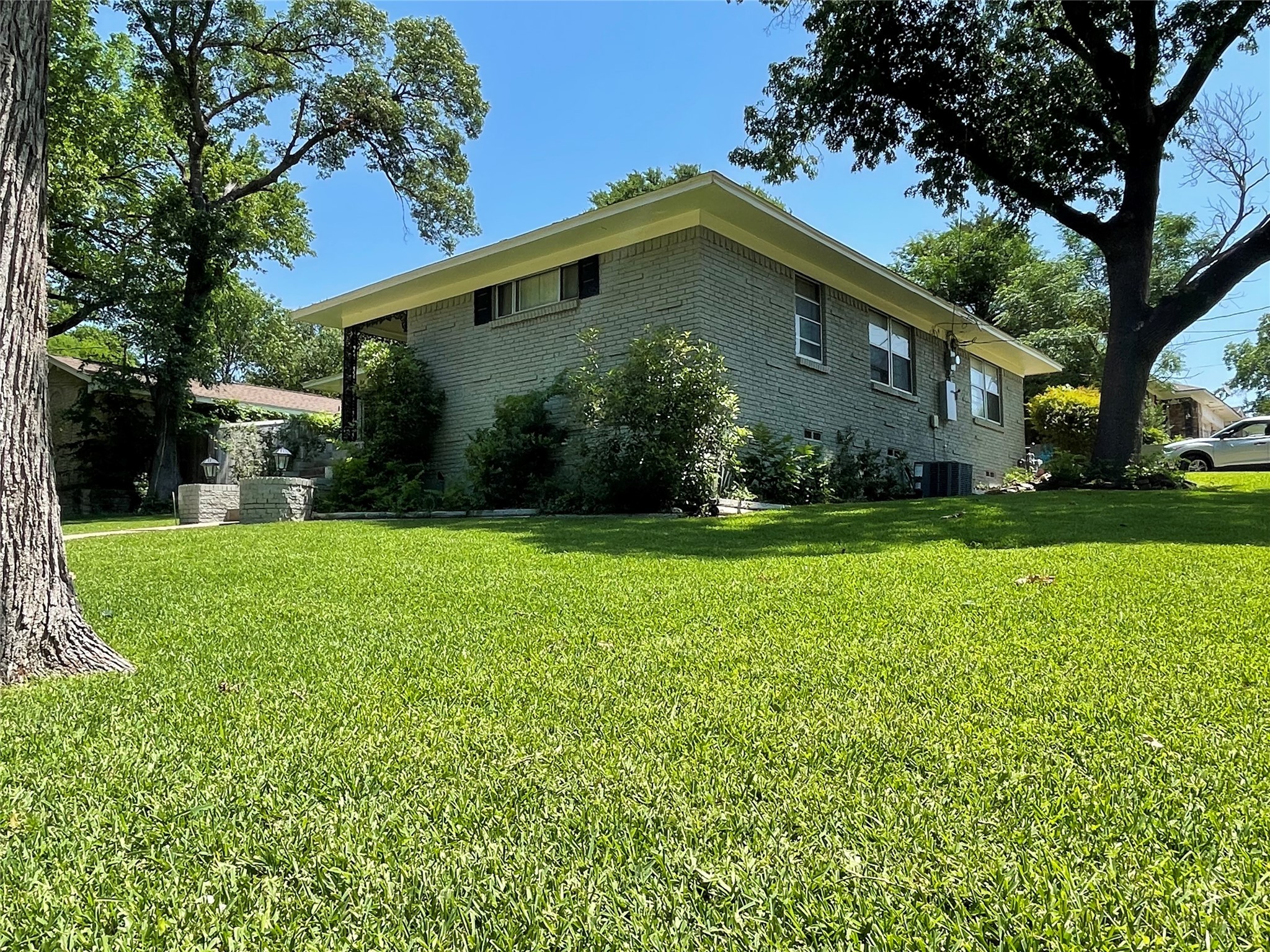 3608 Oak Creek Circle Dallas TX 75227