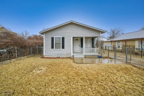 417 Bowie Street Clyde TX 79510