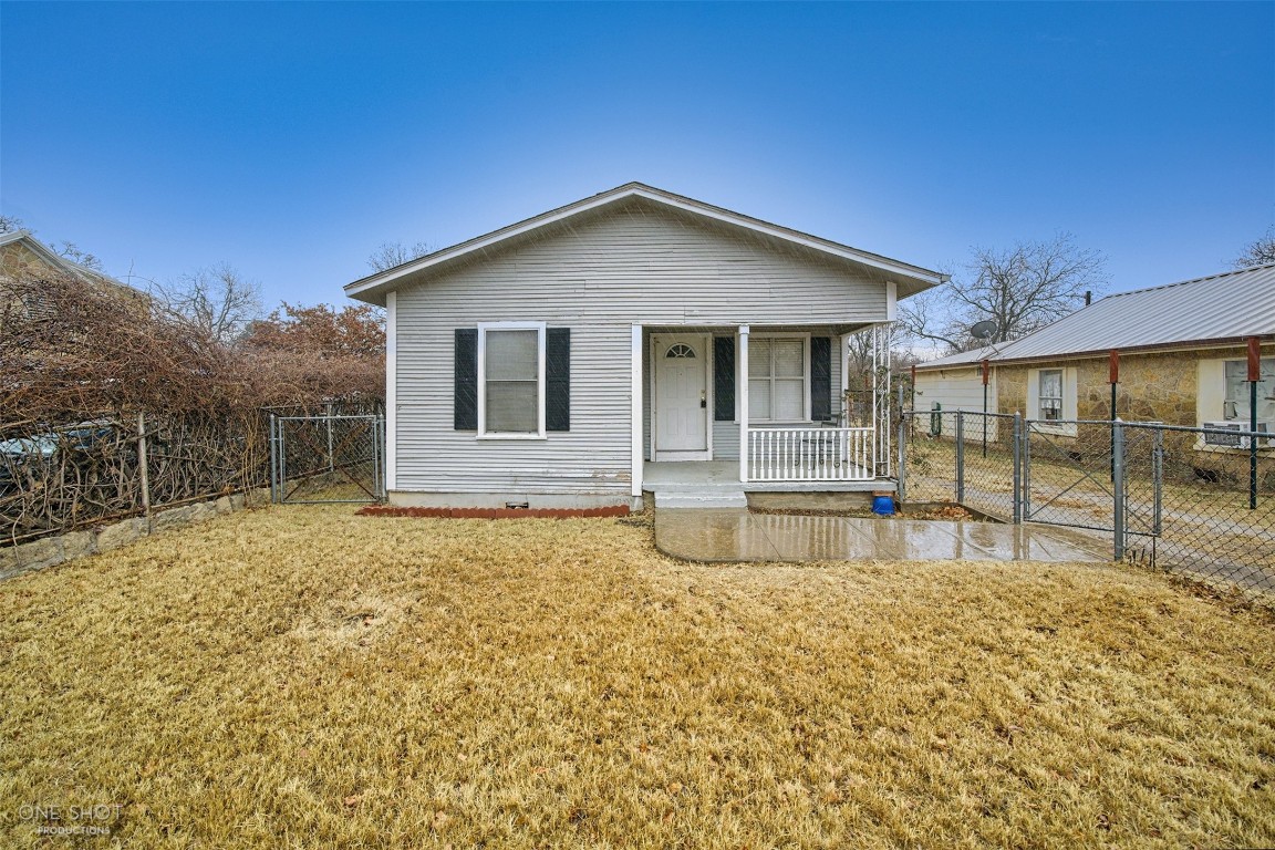 417 Bowie Street Clyde TX 79510
