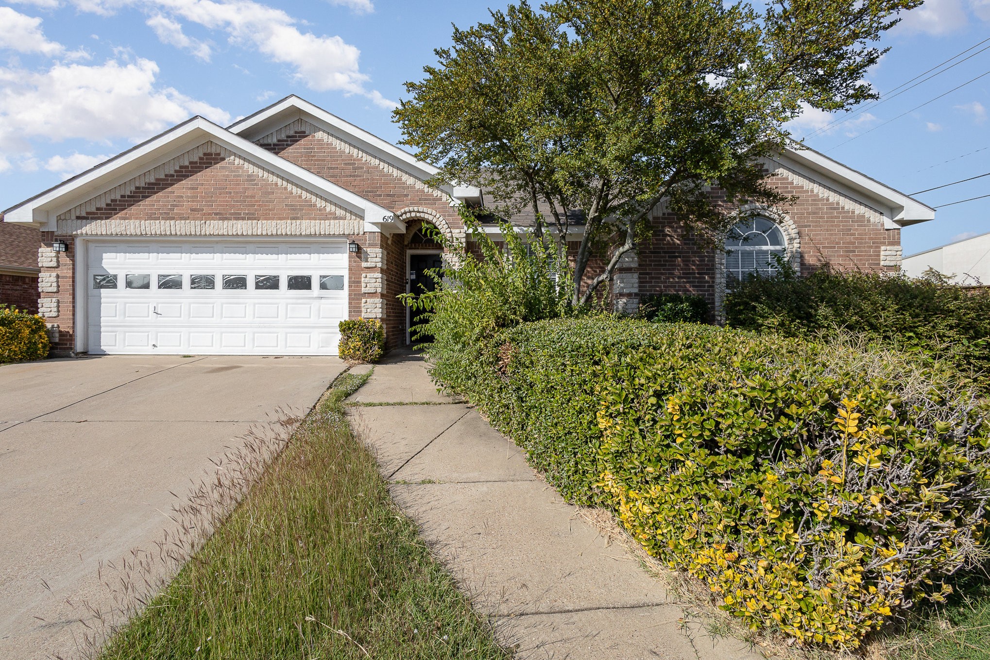 619 White Swan Drive Arlington TX 76002
