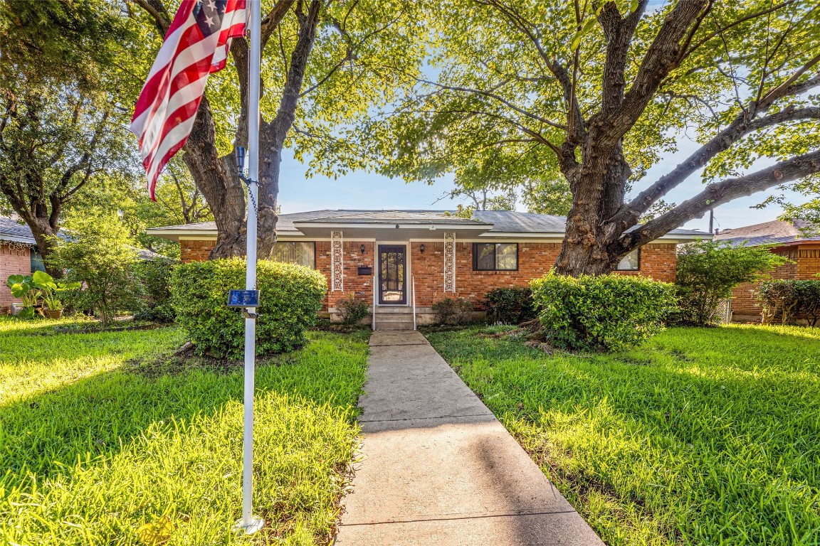 5240 Dazzle Drive Dallas TX 75232