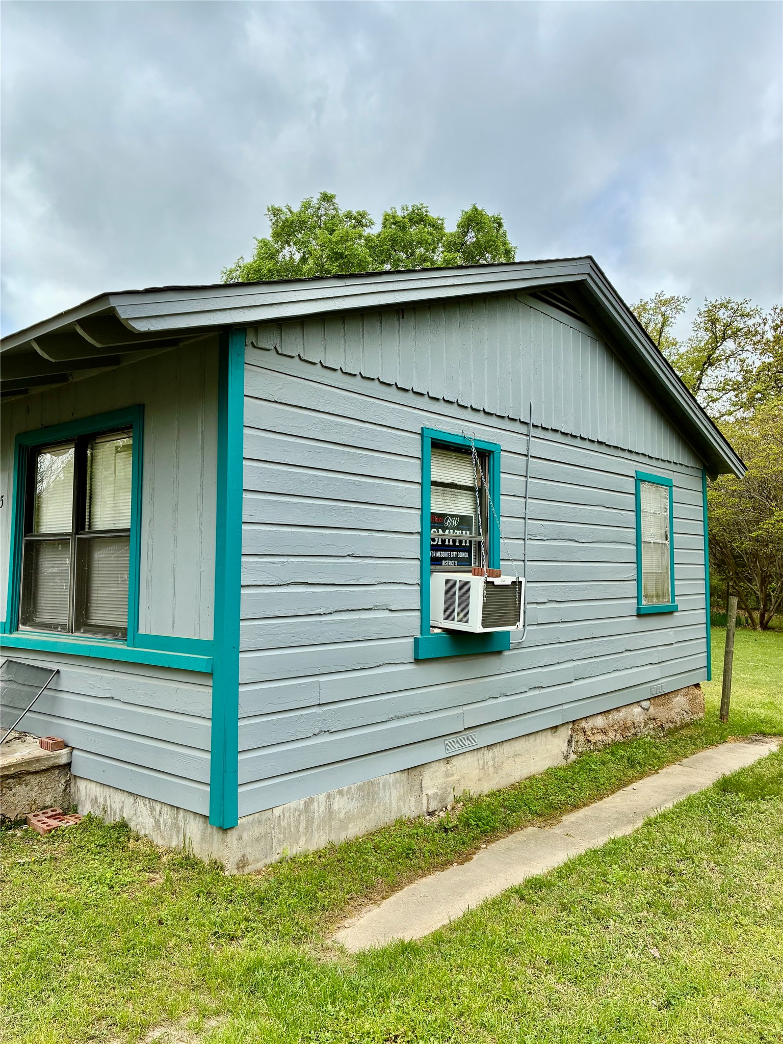1005 Lawton Drive Dallas TX 75217