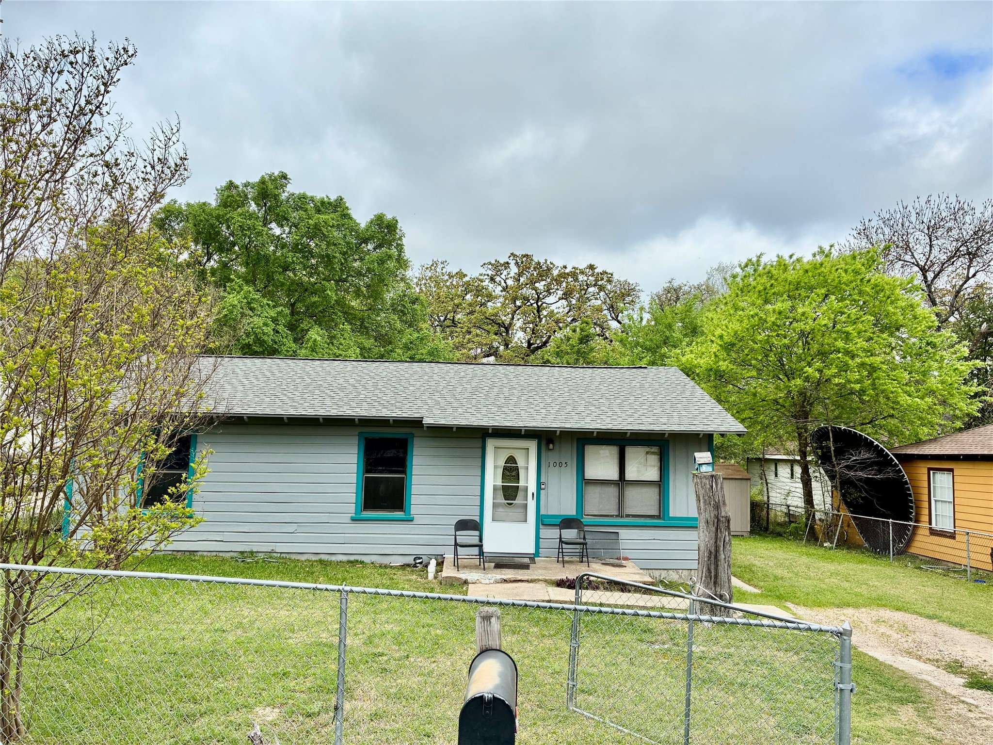 1005 Lawton Drive Dallas TX 75217