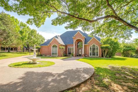 125 N Creekwood Drive Mansfield TX 76063
