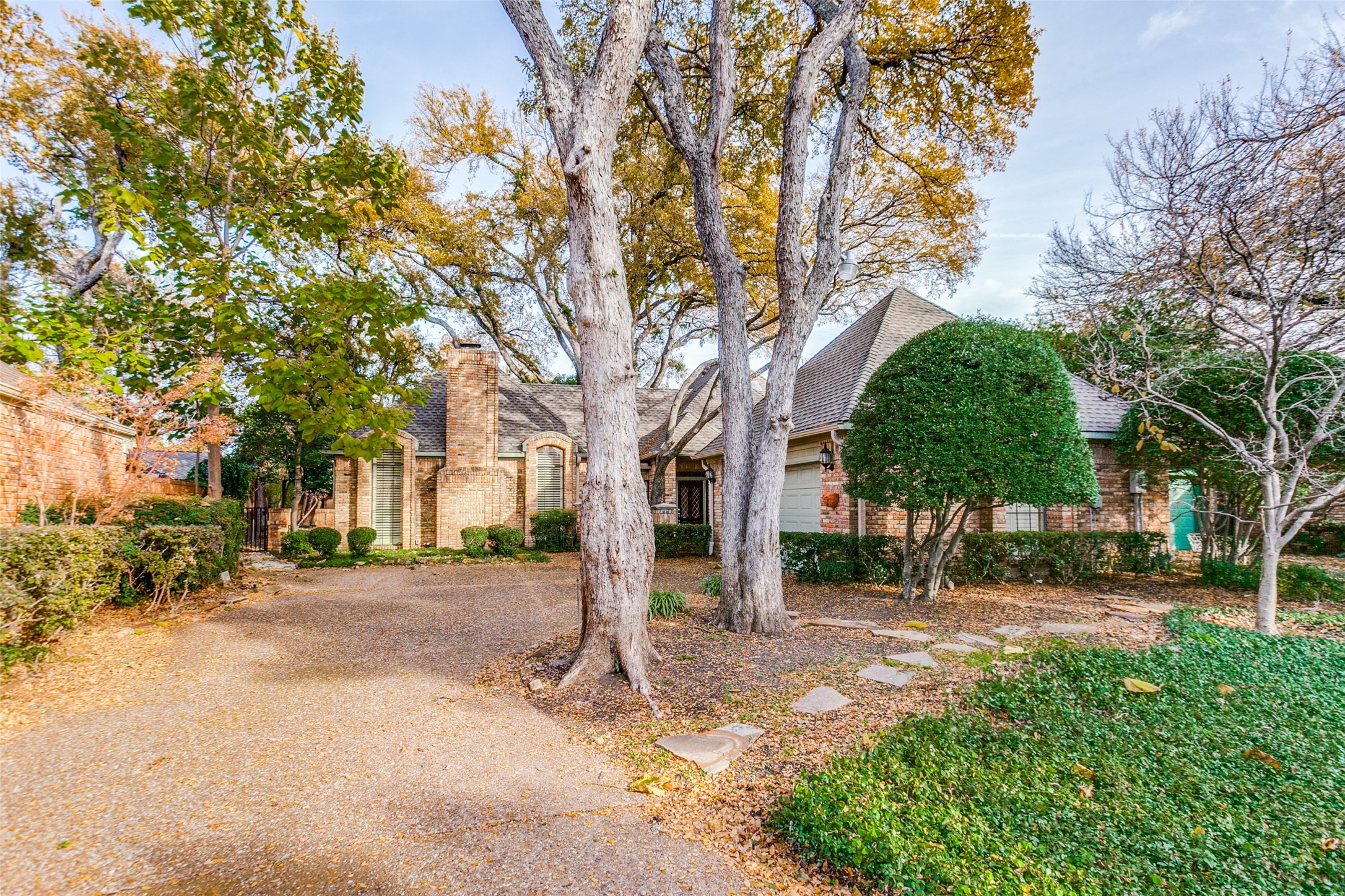 16024 Chalfont Place Dallas TX 75248