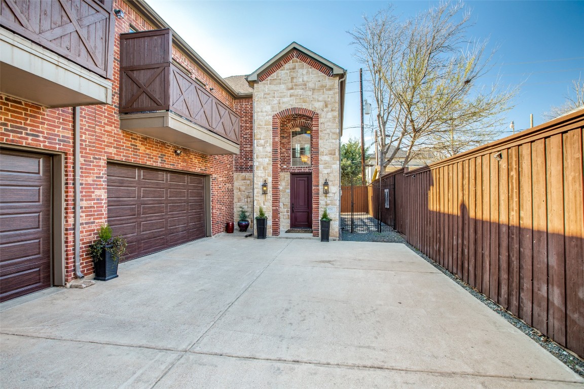 5211 Mission Avenue Dallas TX 75206
