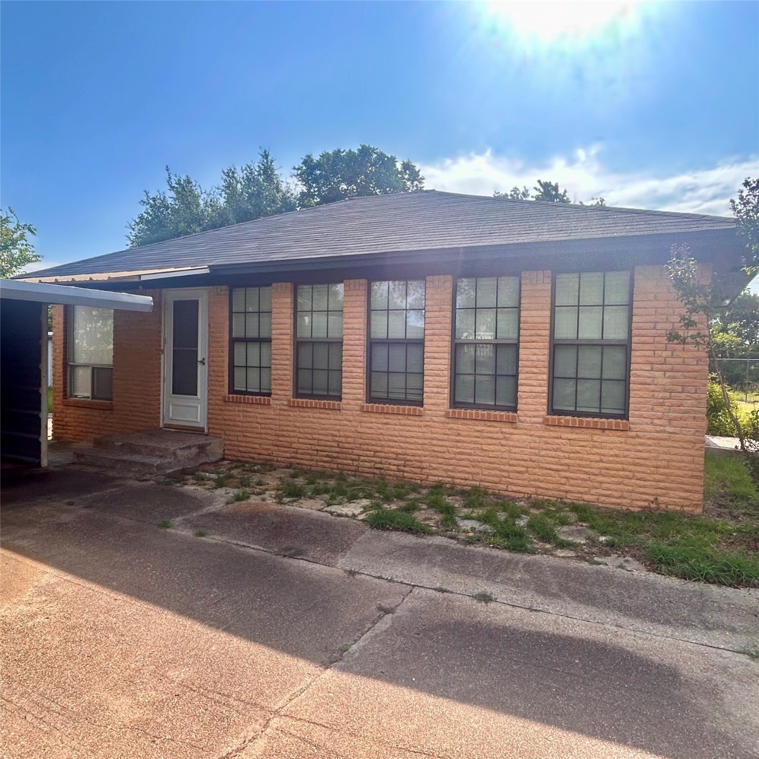 1121 E Coke Hamilton TX 76531
