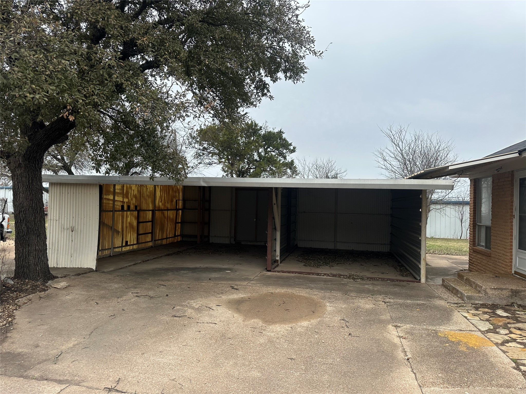 1121 E Coke Hamilton TX 76531