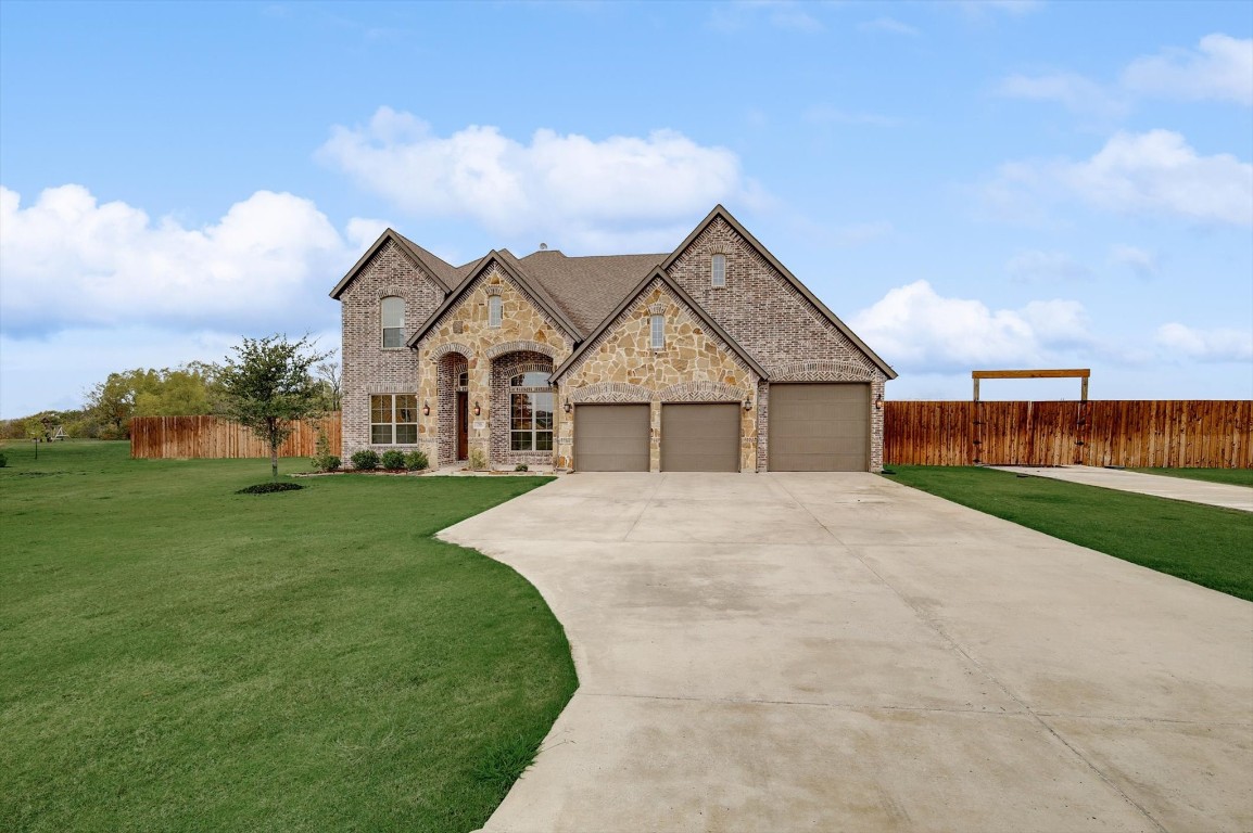 708 The Trails Drive Blue Ridge TX 75424