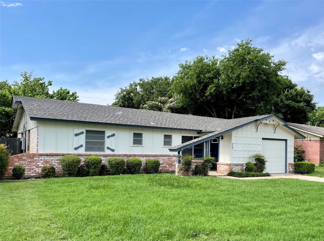 653 W Cedar Street Hurst TX 76053