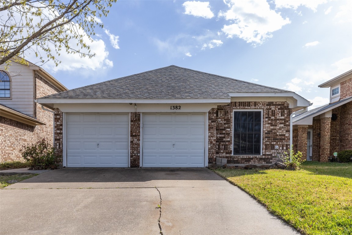 1382 Chinaberry Drive Lewisville TX 75077