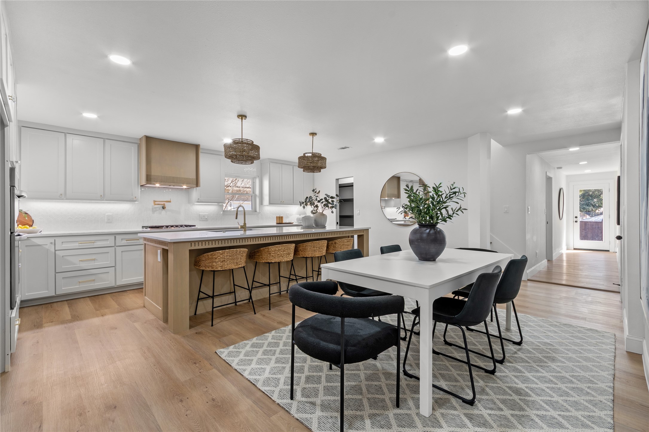9016 Westbriar Drive Dallas TX 75228