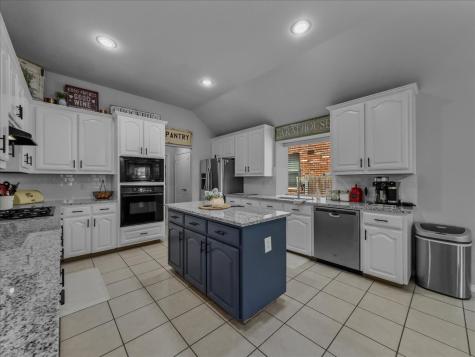 2514 Mustang Drive Arlington TX 76001