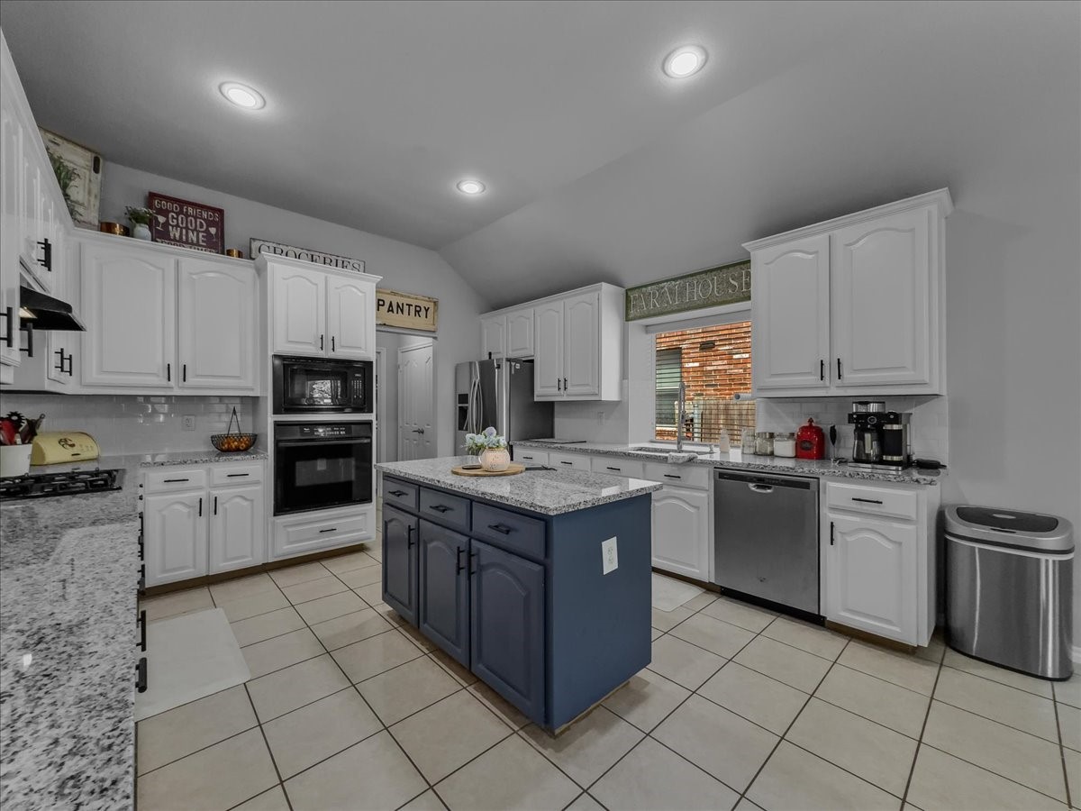 2514 Mustang Drive Arlington TX 76001