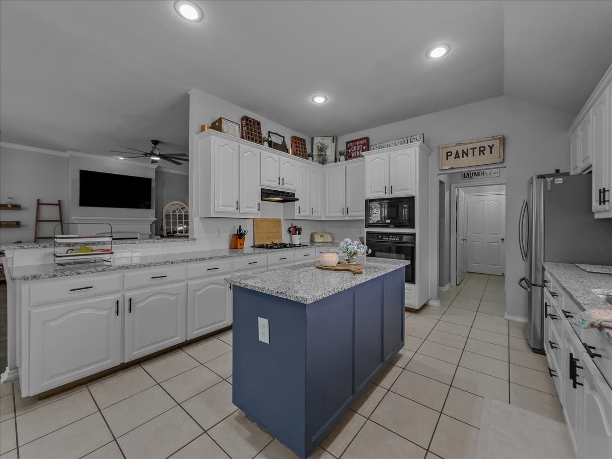 2514 Mustang Drive Arlington TX 76001