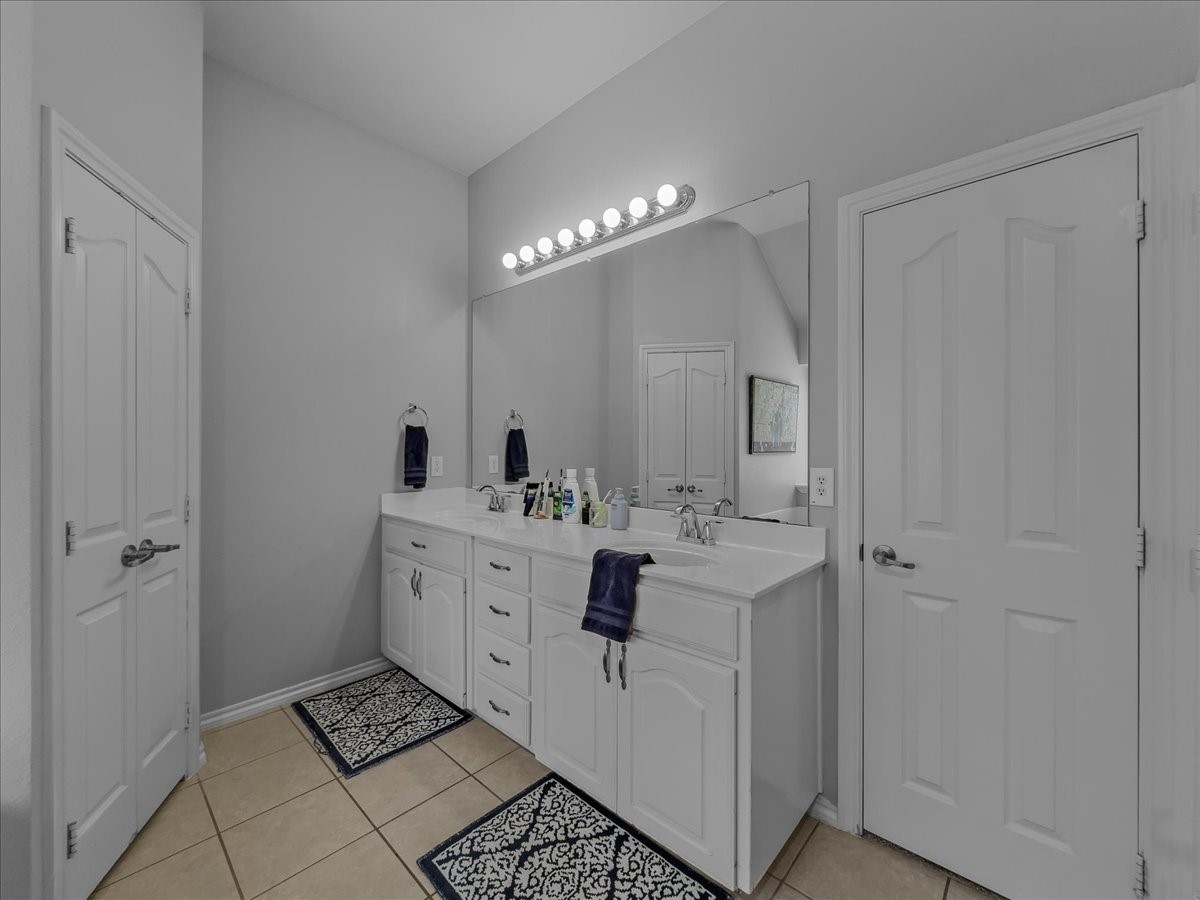 2514 Mustang Drive Arlington TX 76001