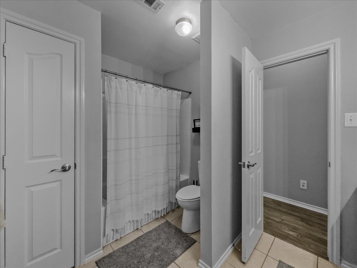 2514 Mustang Drive Arlington TX 76001