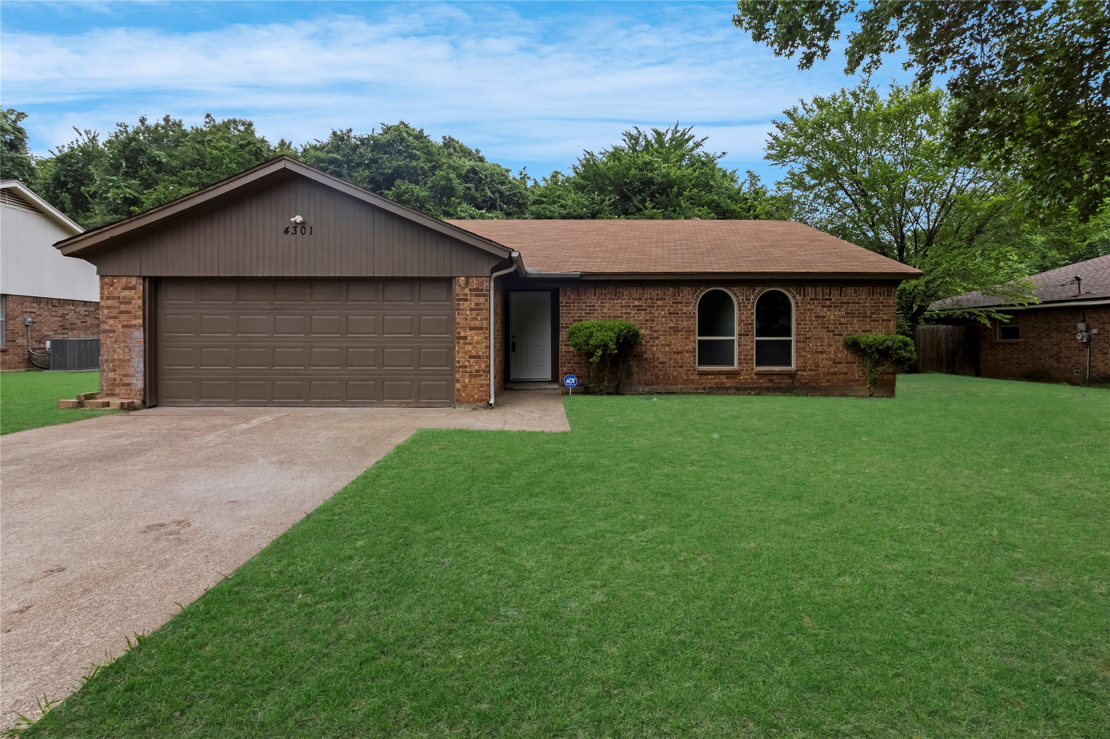 4301 Middlebrook Drive Arlington TX 76016