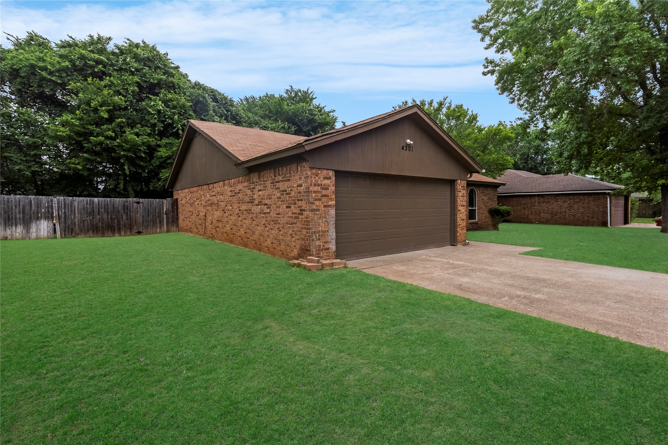 4301 Middlebrook Drive Arlington TX 76016