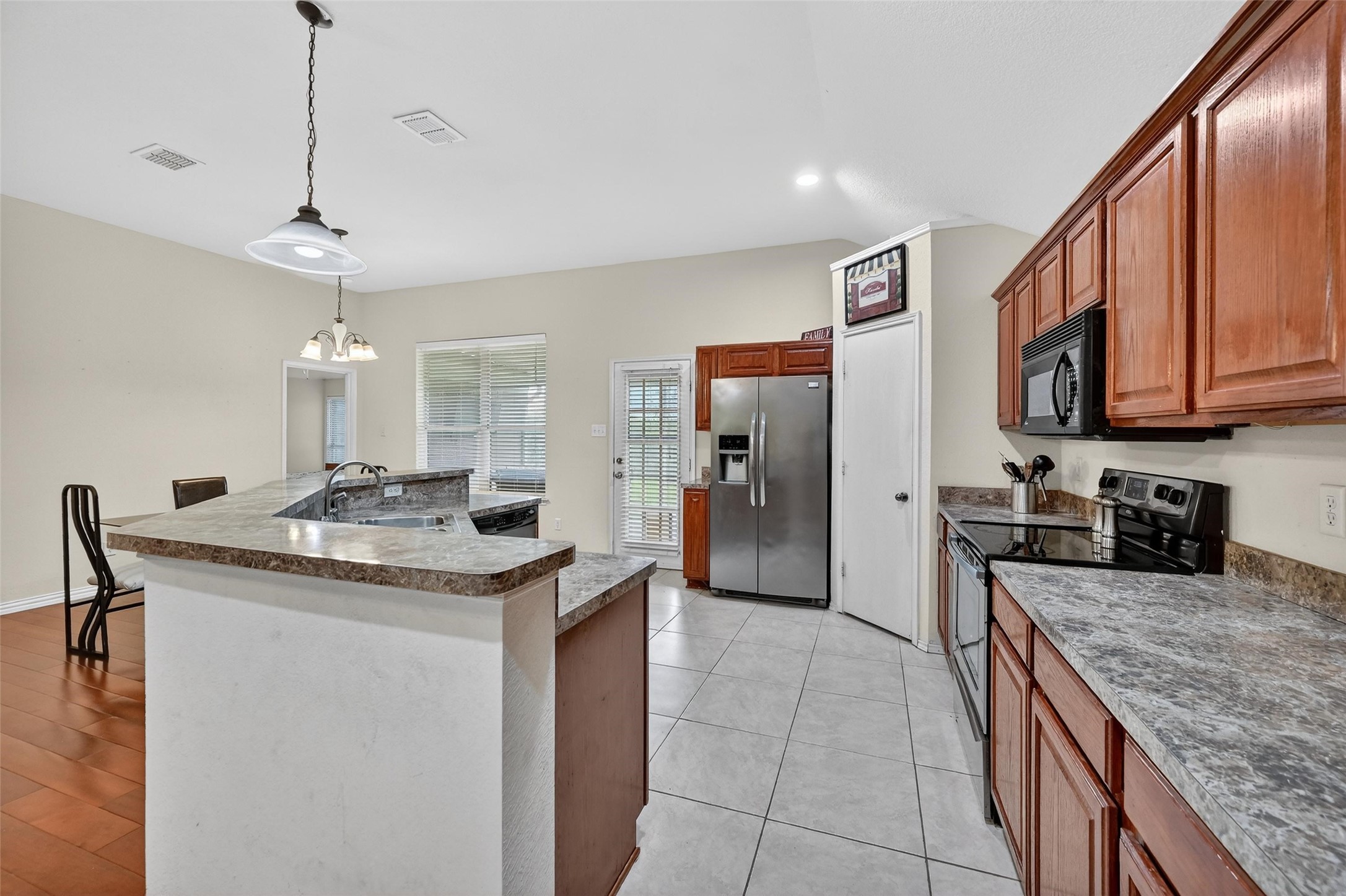7424 Lake Front Trail Arlington TX 76002