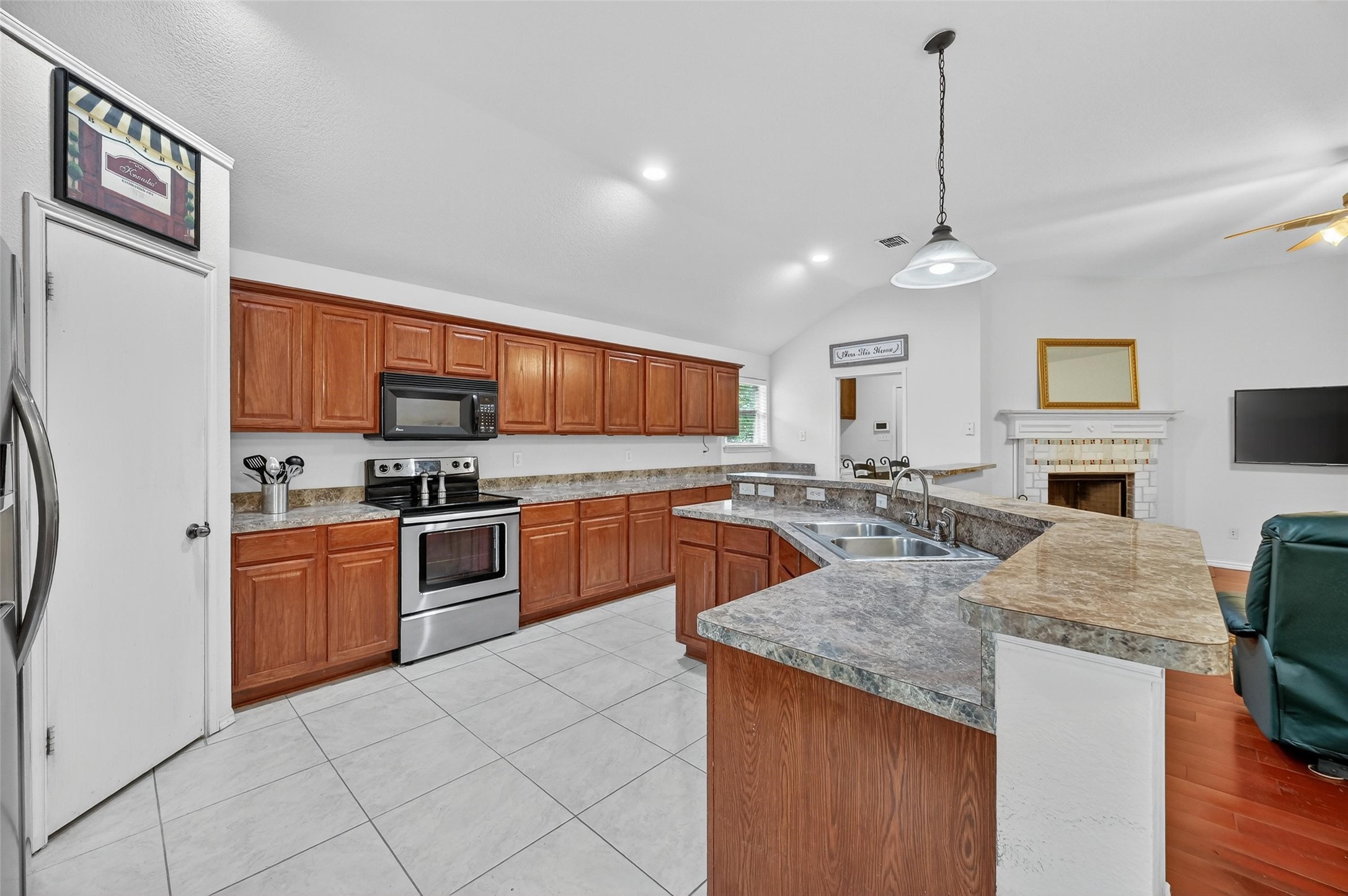 7424 Lake Front Trail Arlington TX 76002