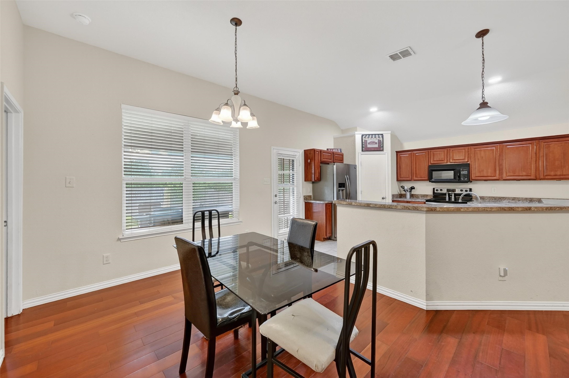 7424 Lake Front Trail Arlington TX 76002