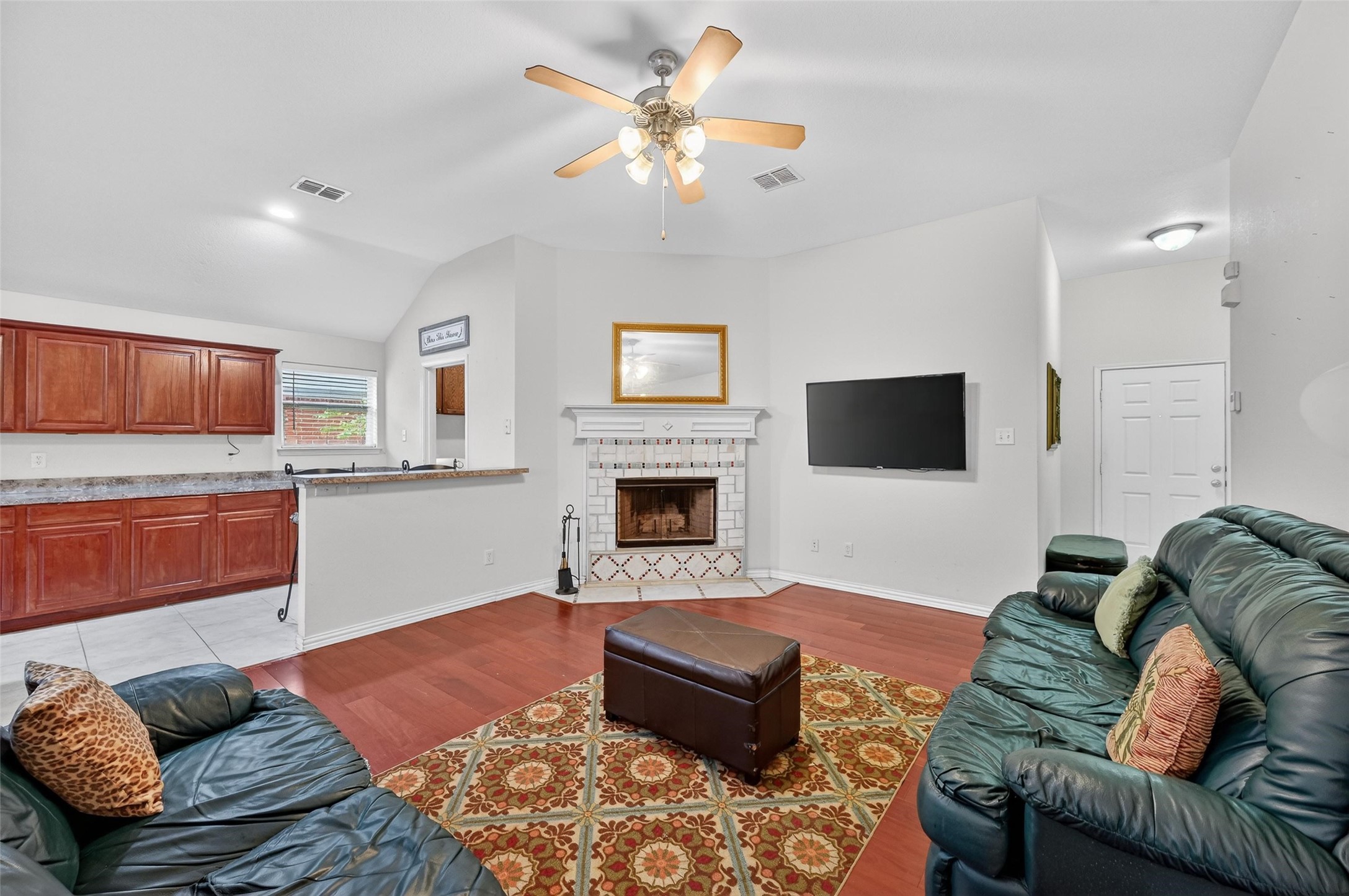 7424 Lake Front Trail Arlington TX 76002