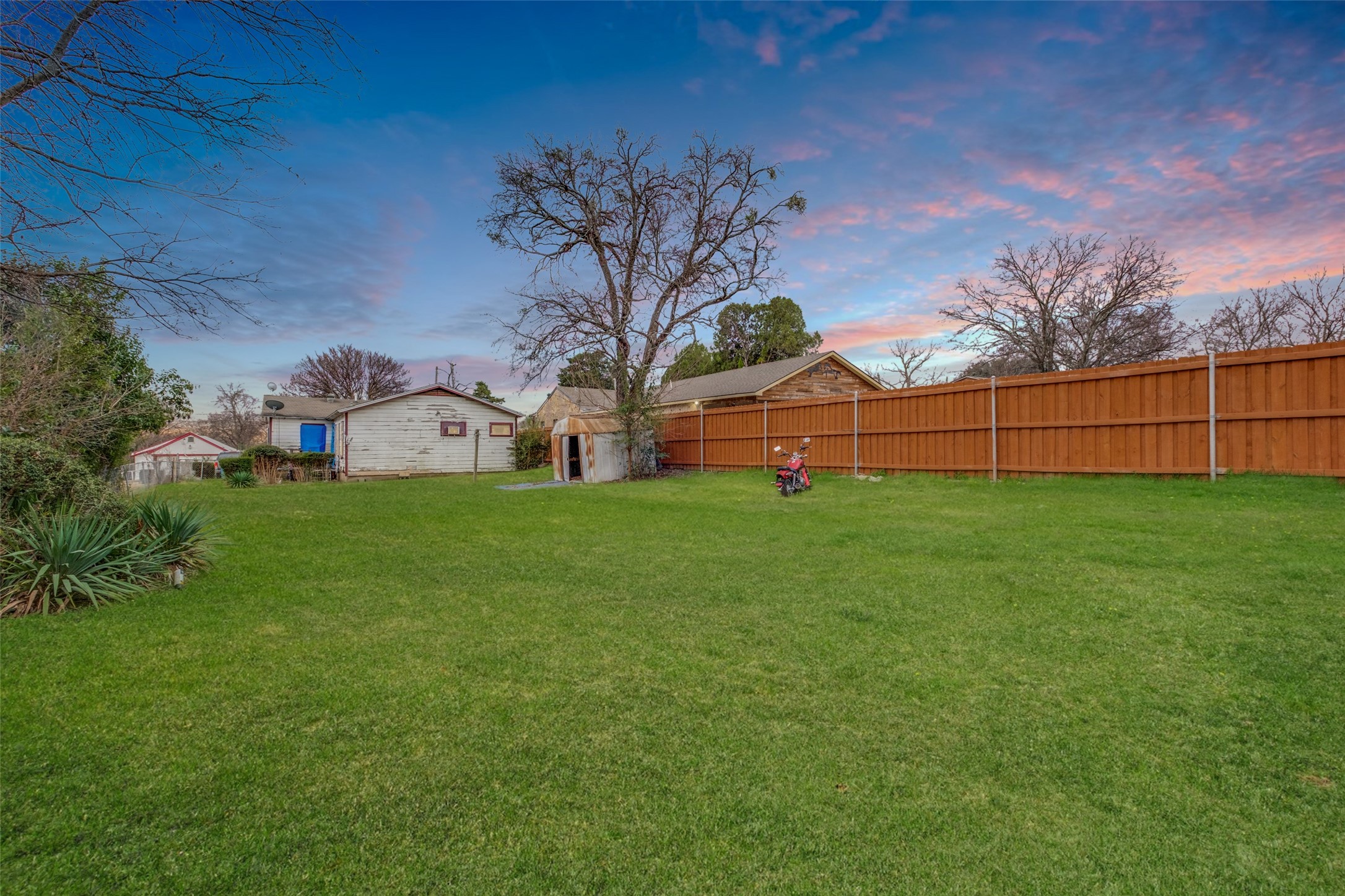 1727 Mentor Avenue Dallas TX 75216