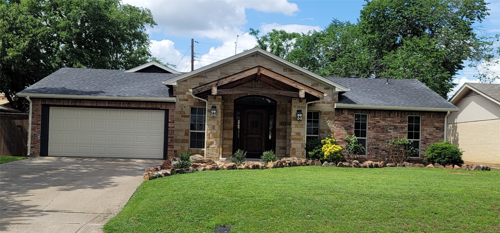 125 Sunnyvale Terrace Bedford TX 76022