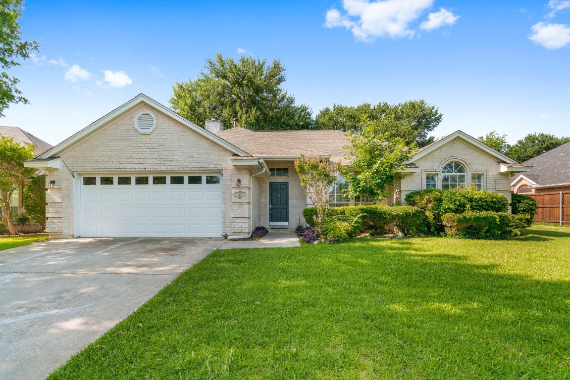 1109 Greenwood Court Hurst TX 76053
