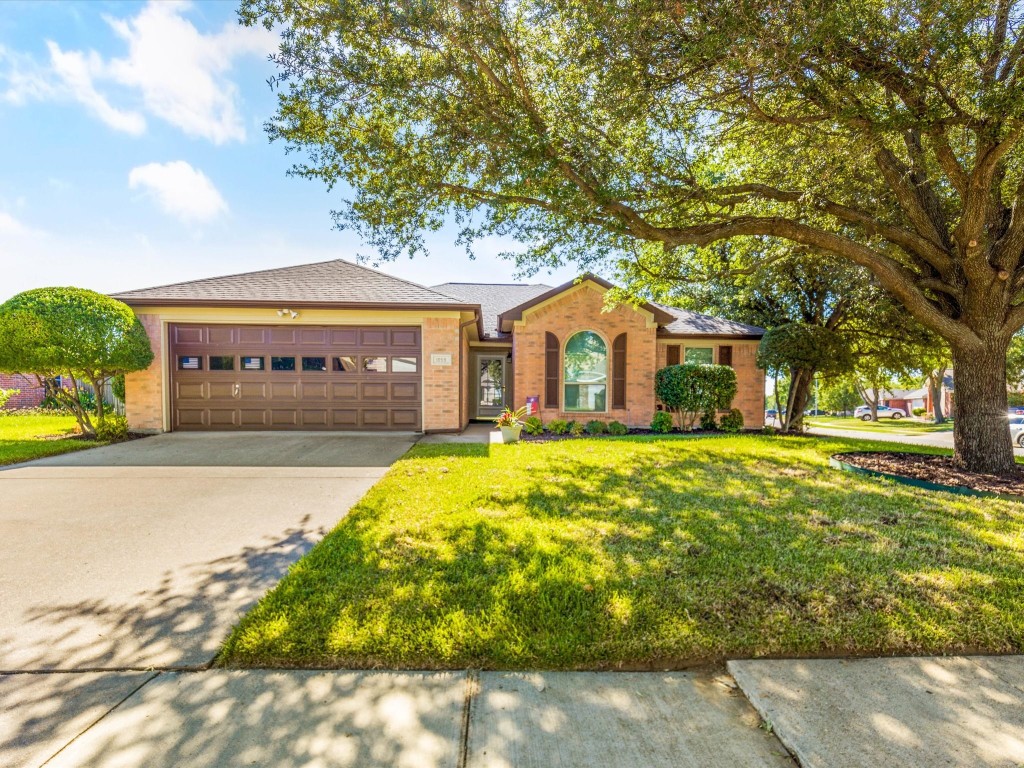 1059 Vaden Avenue Burleson TX 76028