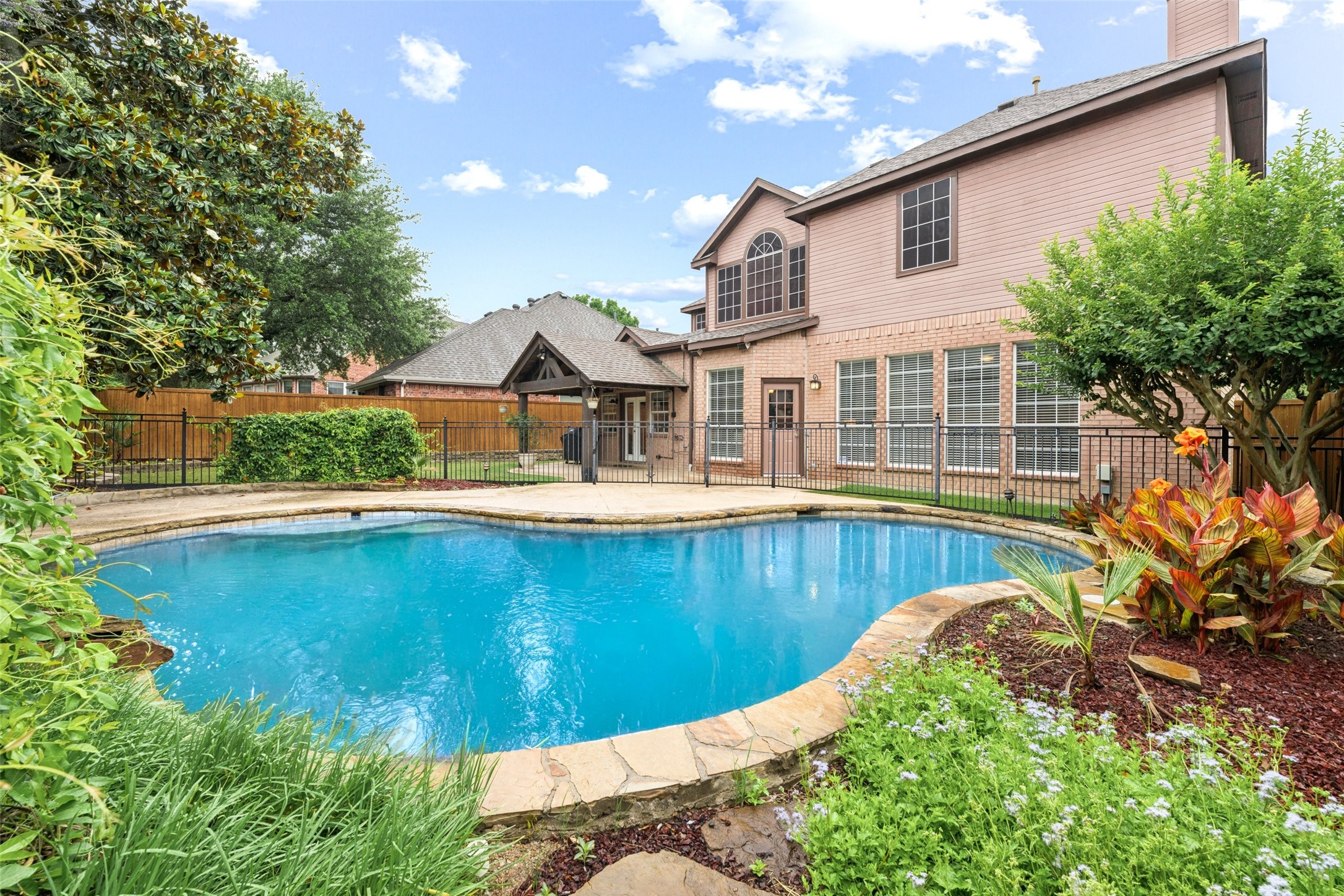 2101 Fleming Drive Mckinney TX 75072