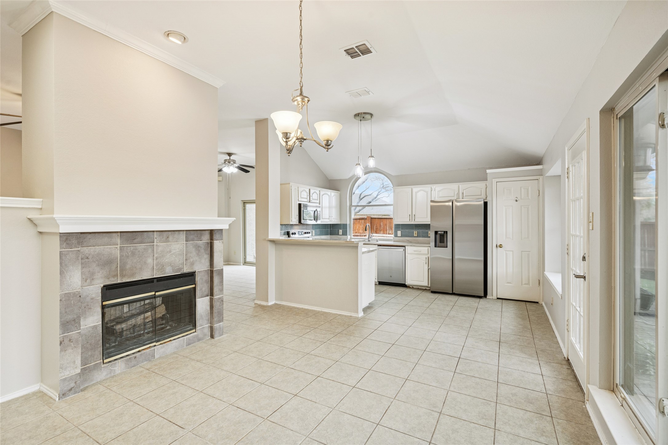 356 Arbor Court Euless TX 76039