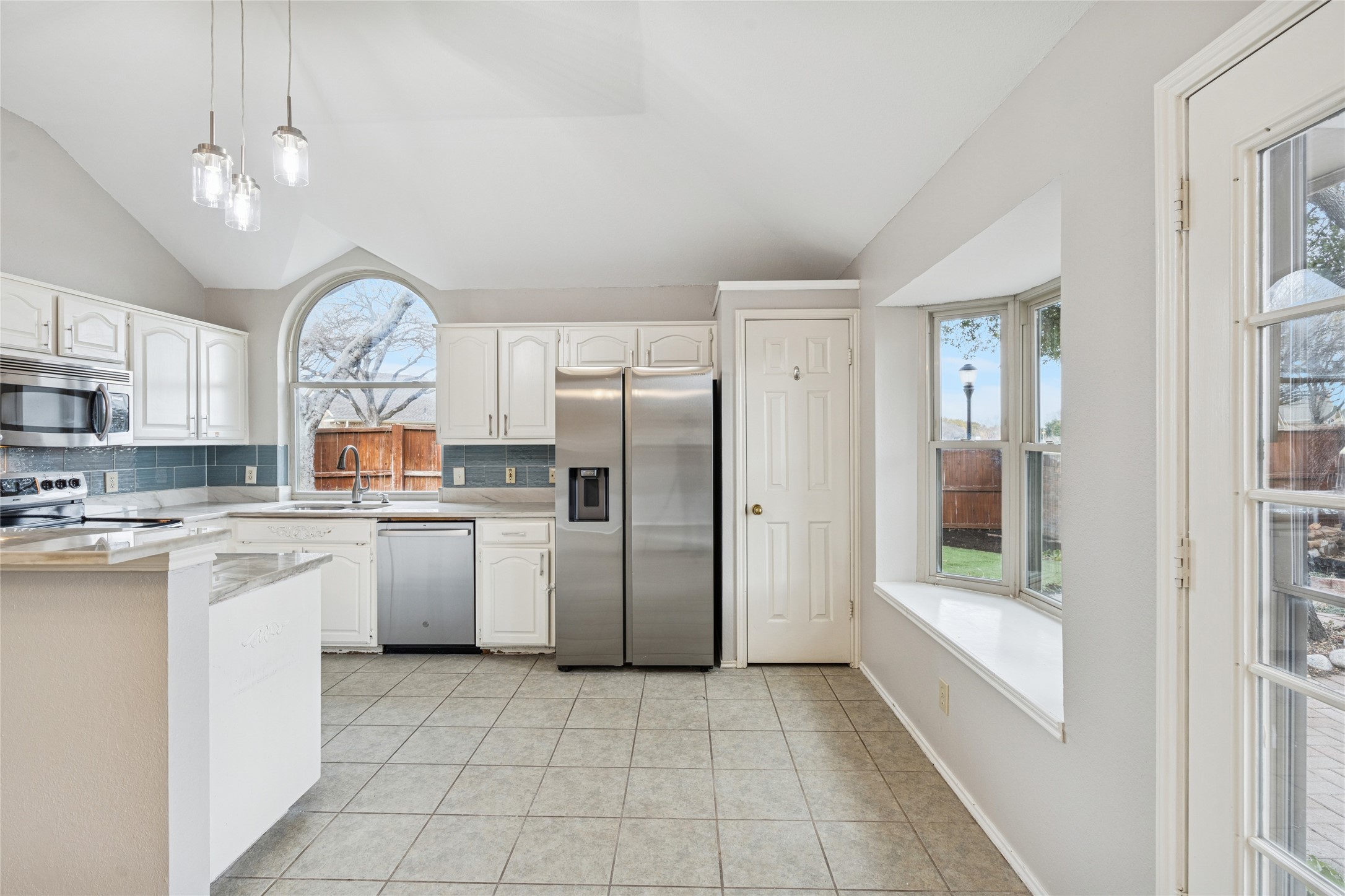 356 Arbor Court Euless TX 76039