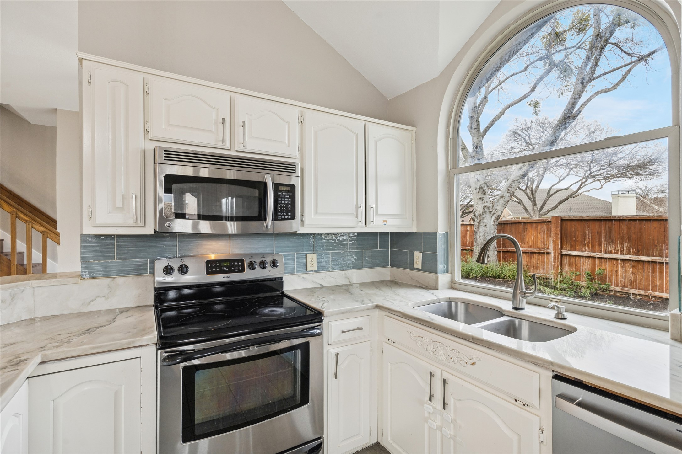 356 Arbor Court Euless TX 76039