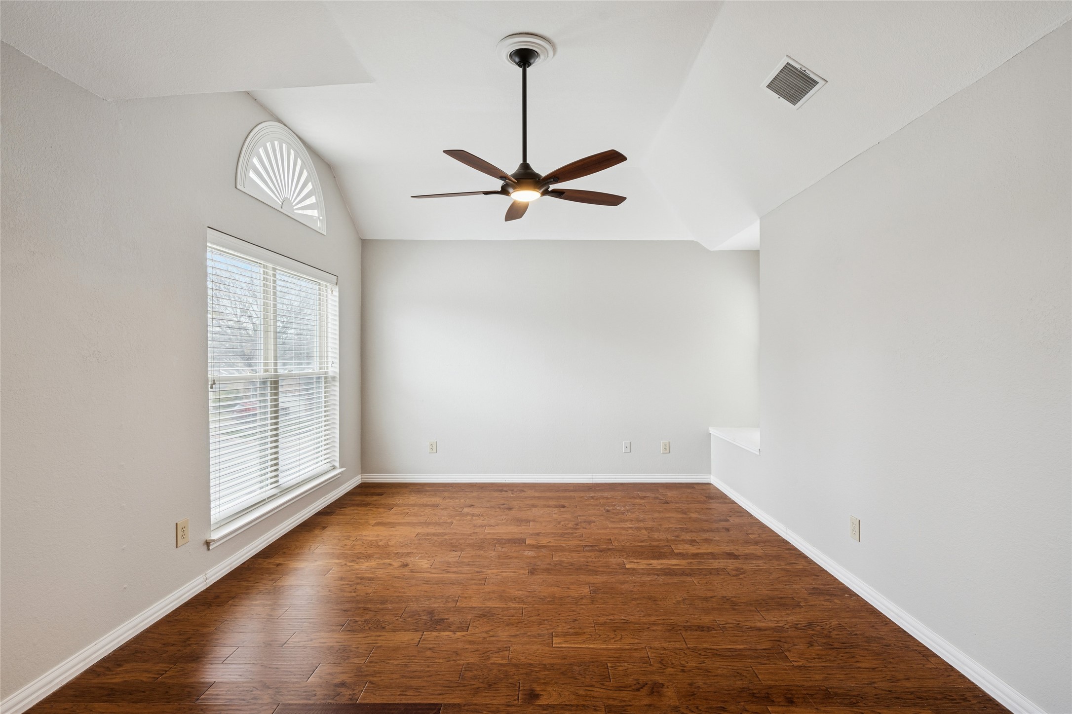 356 Arbor Court Euless TX 76039