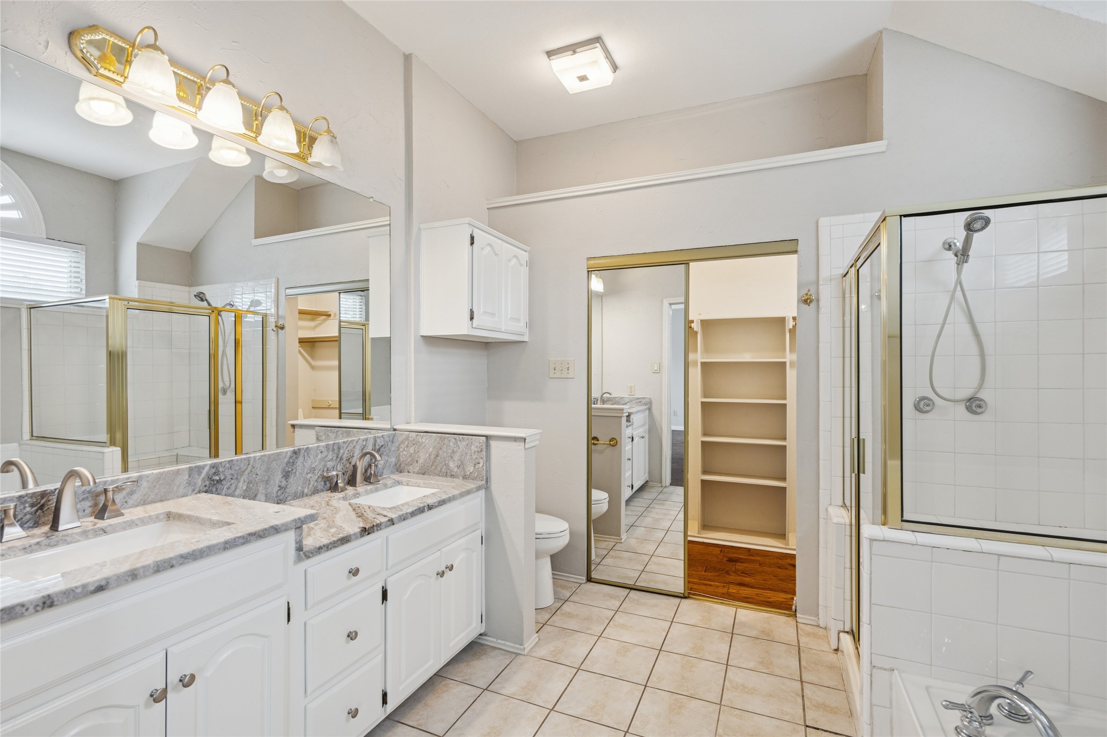 356 Arbor Court Euless TX 76039