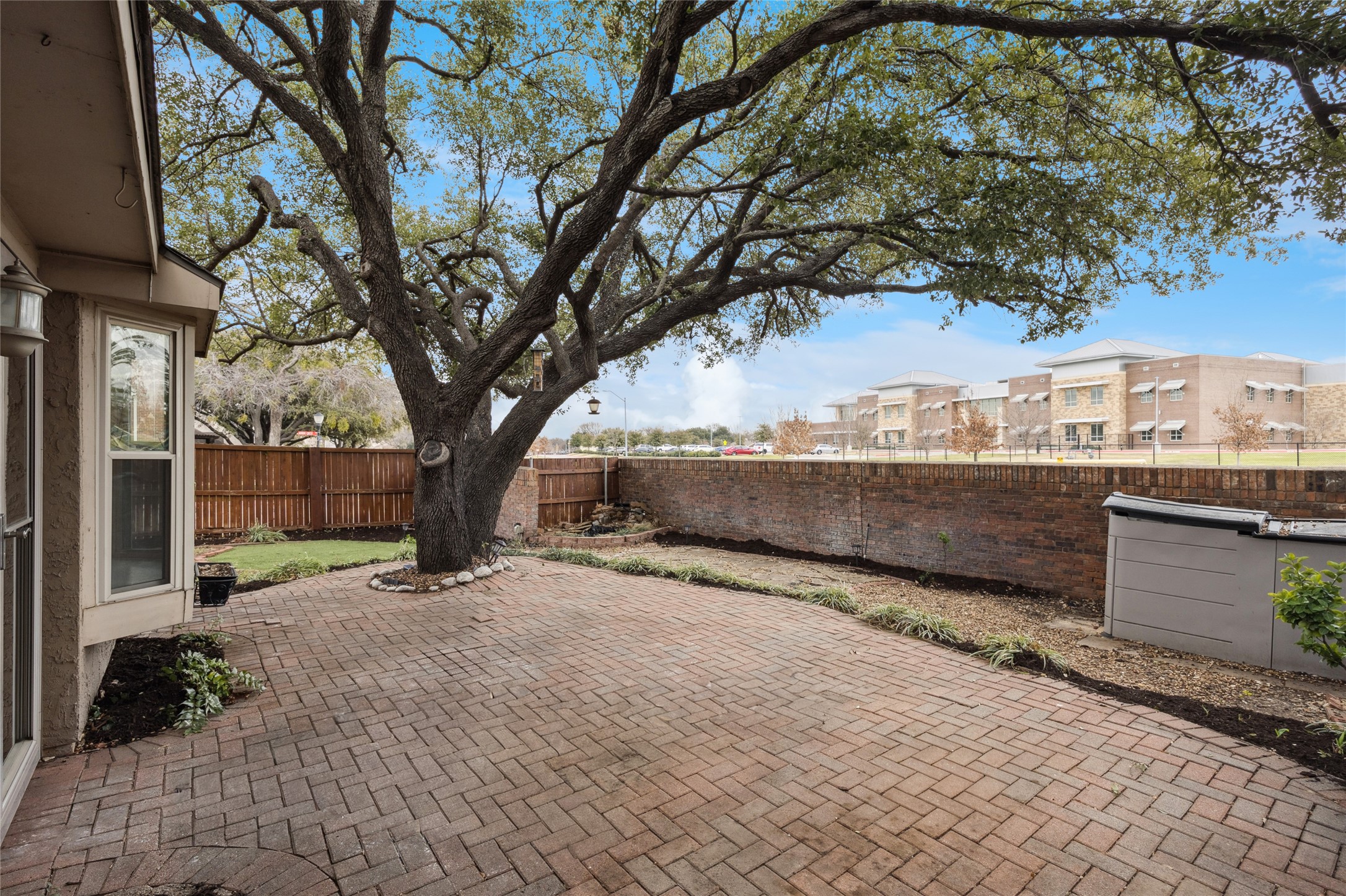 356 Arbor Court Euless TX 76039