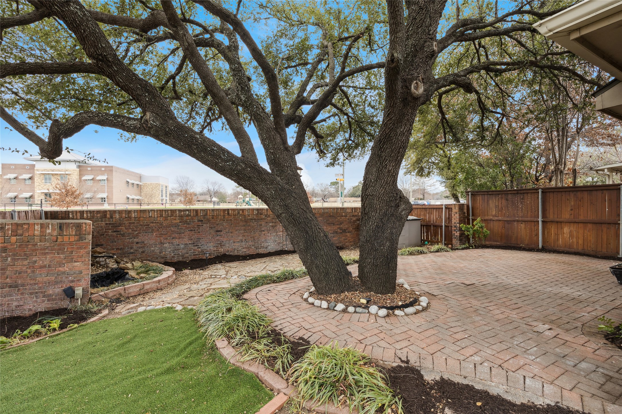 356 Arbor Court Euless TX 76039
