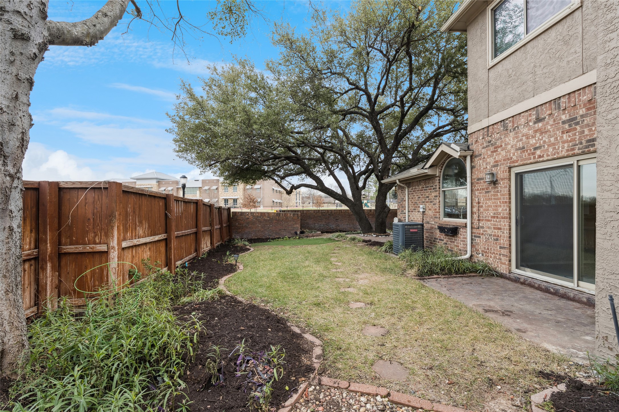 356 Arbor Court Euless TX 76039