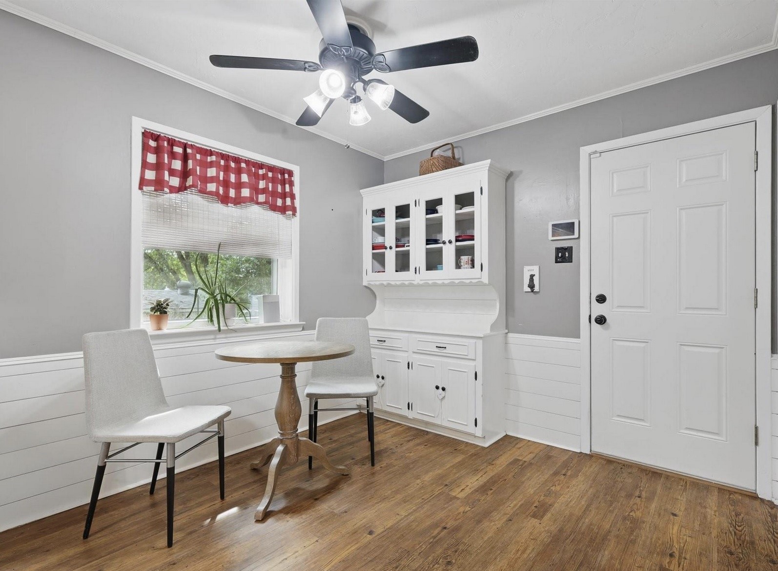 1517 Dakota Drive Garland TX 75043