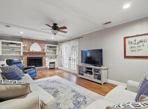 1517 Dakota Drive Garland TX 75043