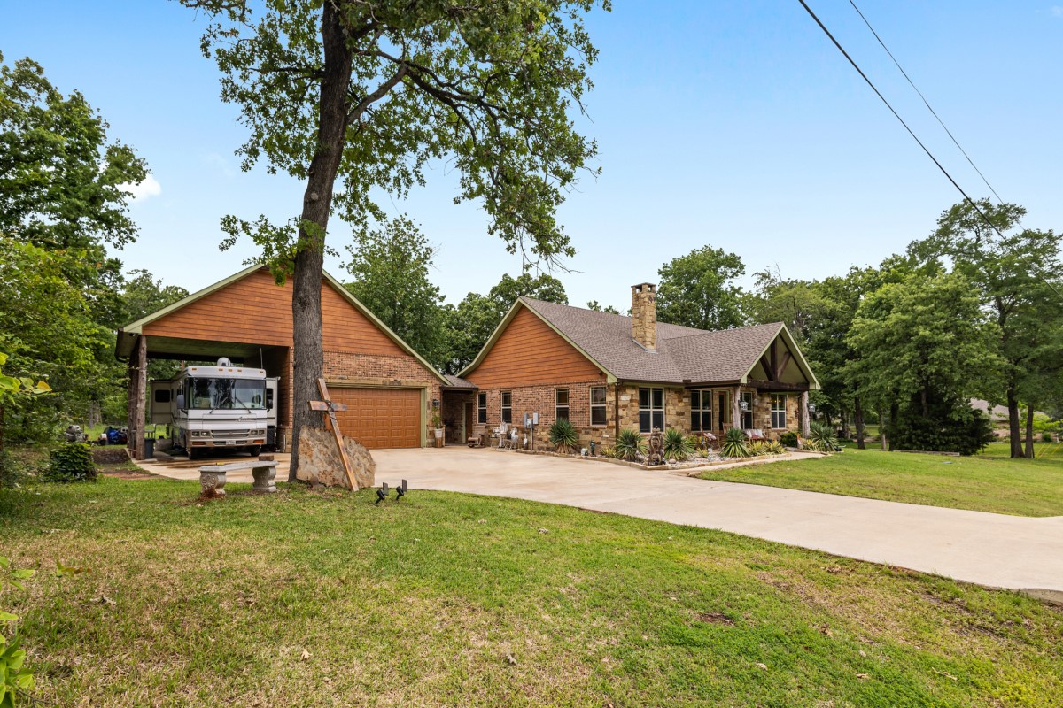 307 Beachside Drive Trinidad TX 75163