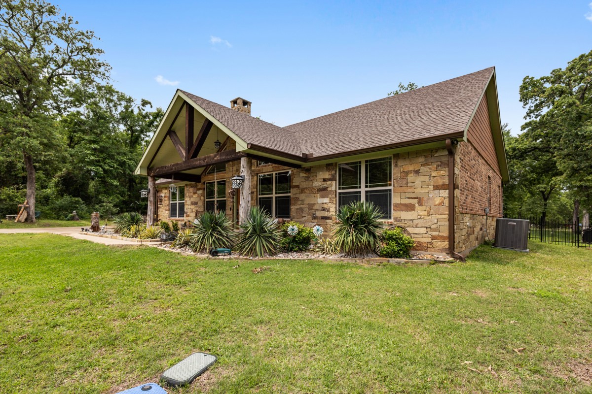 307 Beachside Drive Trinidad TX 75163
