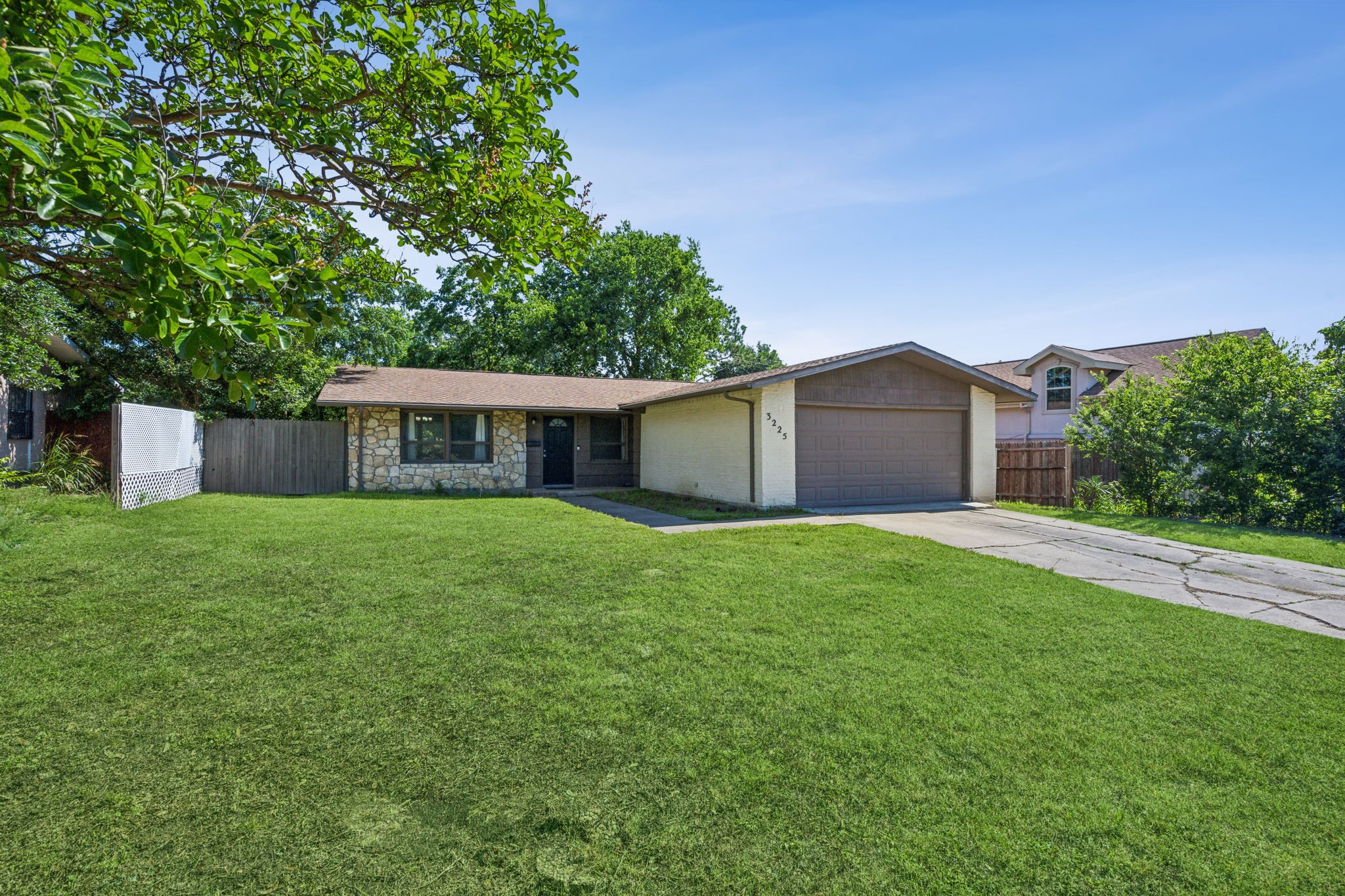 3225 W Rochelle Road Irving TX 75062