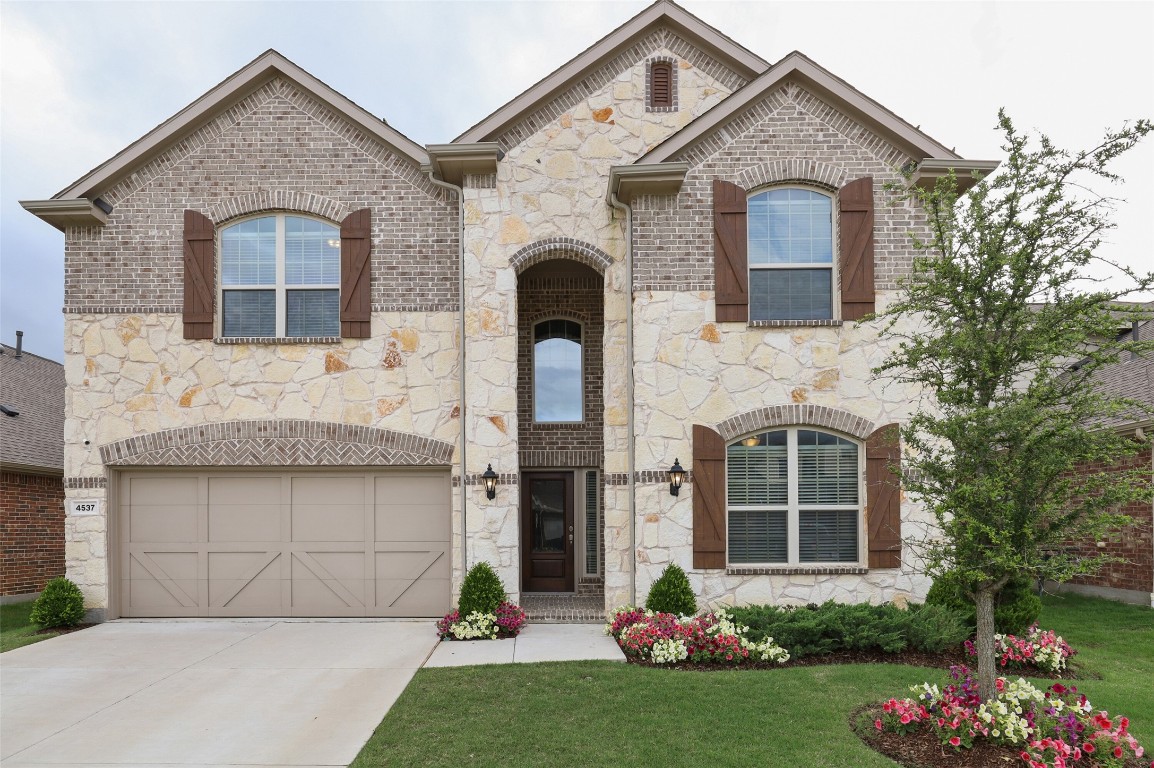 4537 Hemingway Avenue Aubrey TX 76227