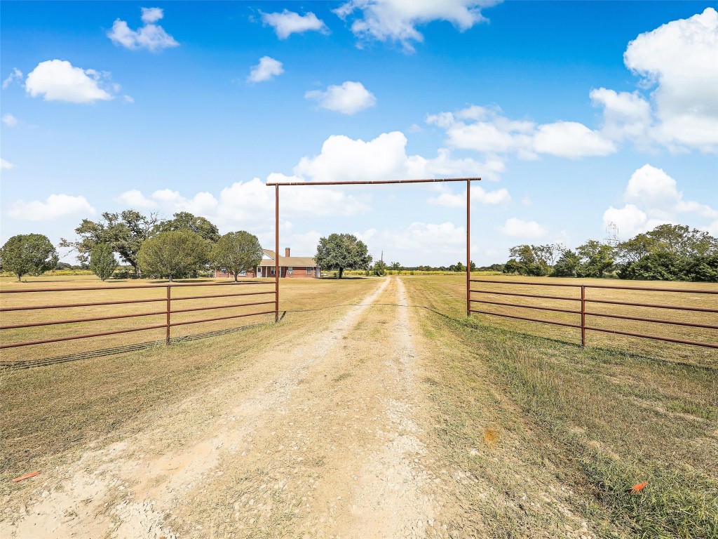 10825 Fm 2451 Scurry TX 75158