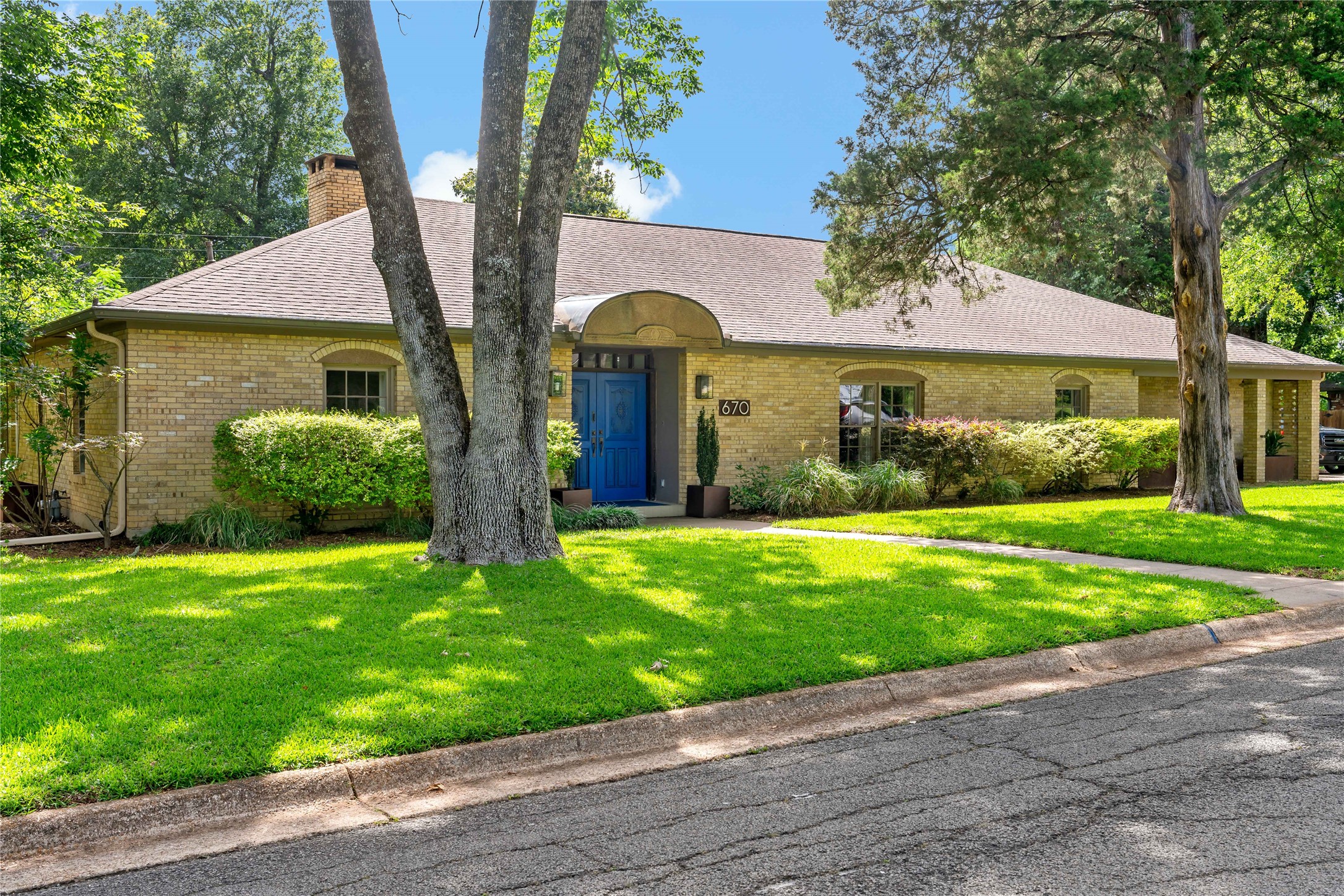 670 SE 31st Street Paris TX 75460