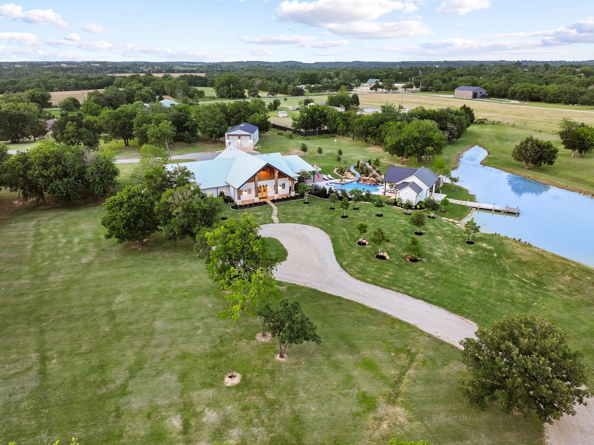 192 Mcclain Lane Pottsboro TX 75076